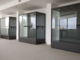 Vetrina espositiva ad isola linea ARGURION "telaio in alluminio"cm 80x200x200h.