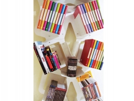 Libreria a parete della linea Shop