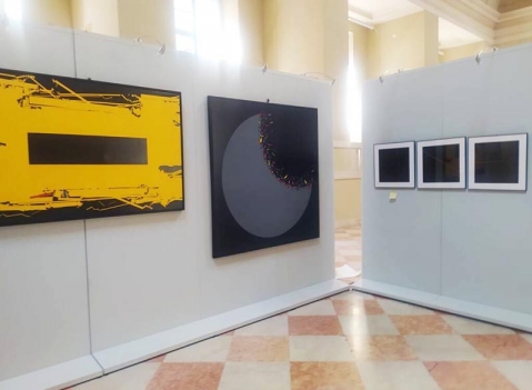 Parete espositiva autoportante modulare e bifacciale per pinacoteche e gallerie d'arte della LINEA OSTENDO Brescia