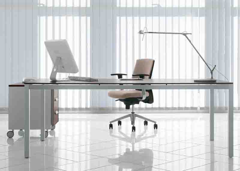 Prodotti di complemento: LINEA TAVOLI-SCRIVANIE