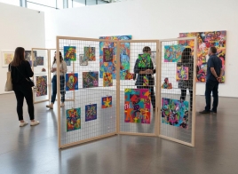  Espositore della linea STRATOS cod. cod. ES-STGR1020